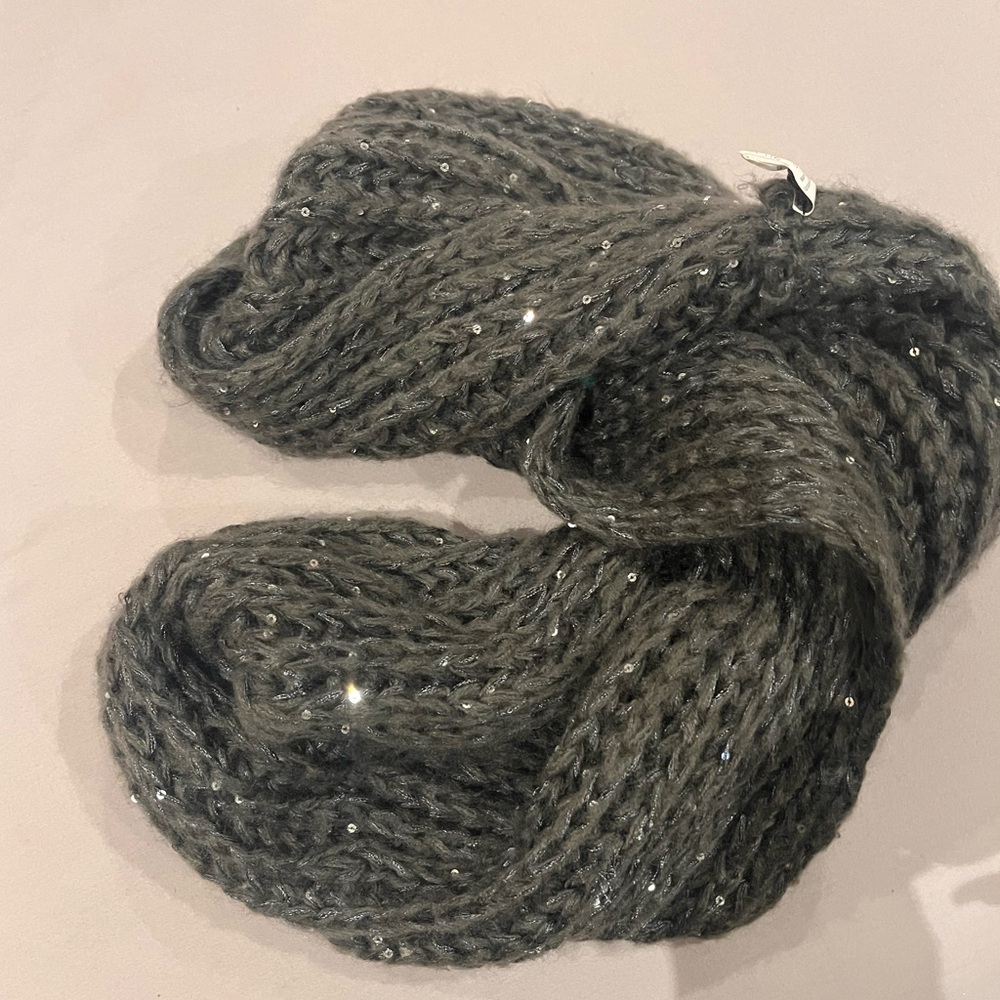 Grey Women’s Scarf (Brand New) Small Sequins all over, warm and stylish